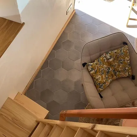 Casa de Férias Tiny House De Tempoyrac La Rochette (Ardeche)